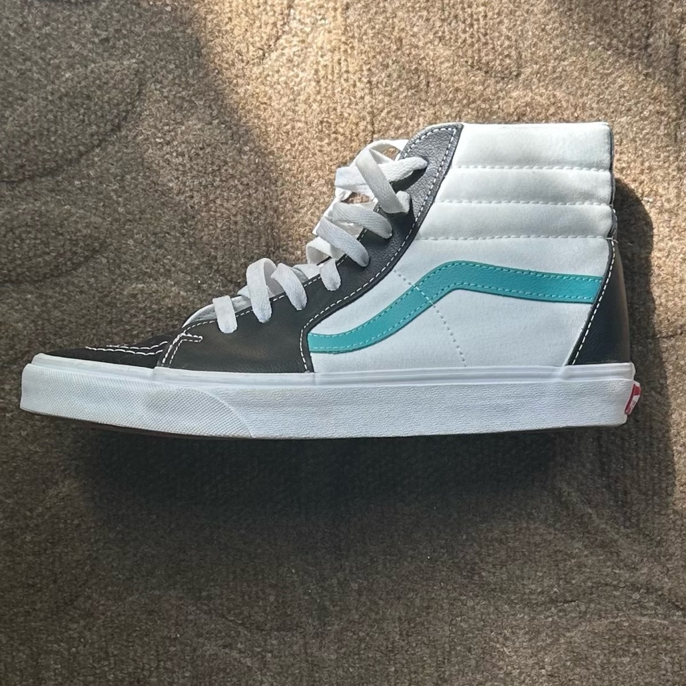 Vans Men’s Sport SK8-Hi Skate Shoes Sneakers White/Black VN0A5JMJ93U
US9,5 - Picture 7 of 14